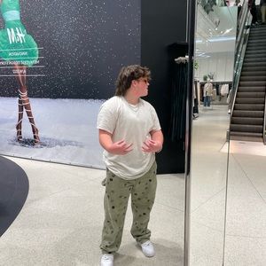 Meet your Posher, Riley